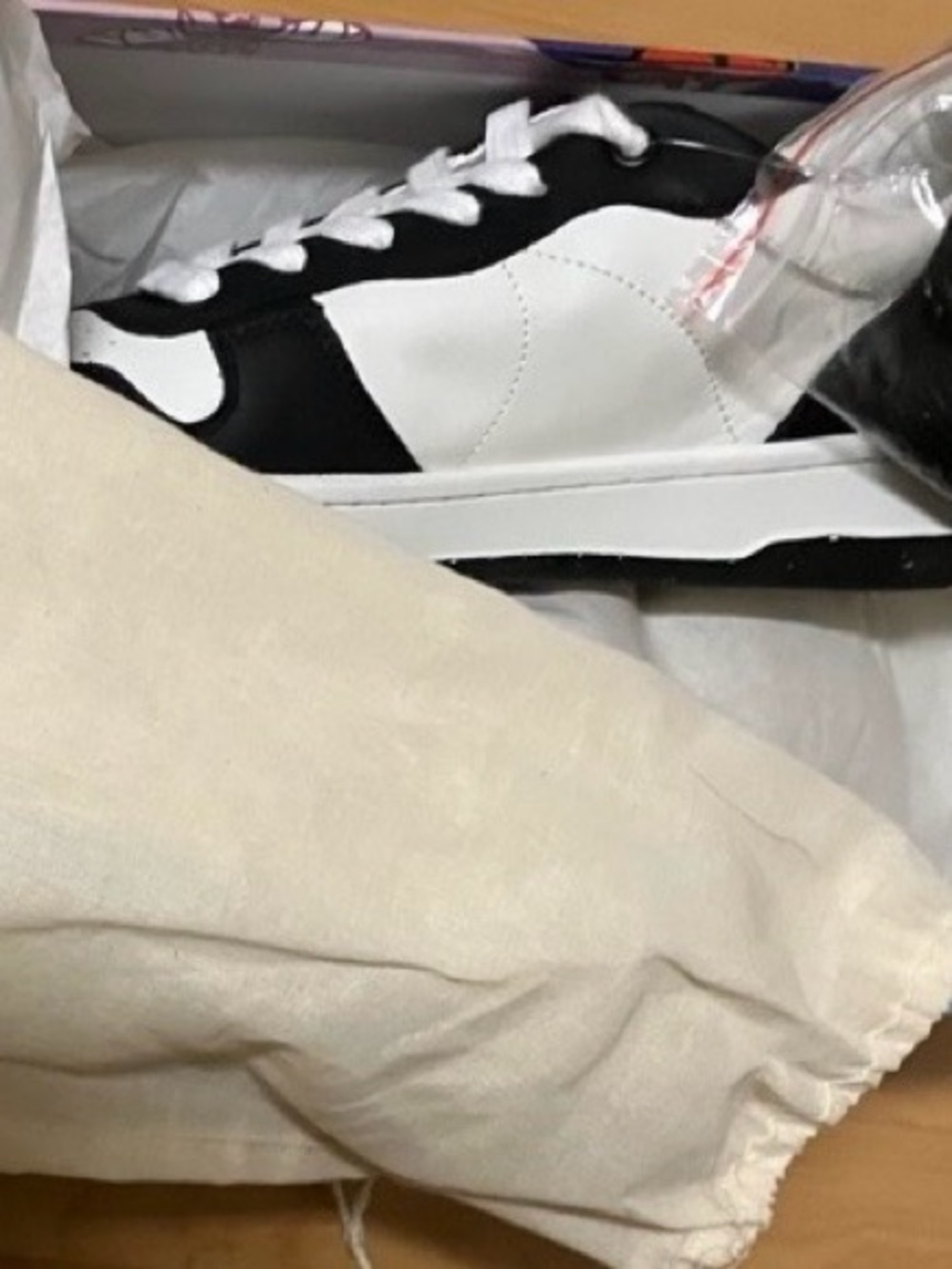 Gadol by Vintage Havana Court Sneakers -
Leather Color: WHITE/BLACK: Size 7.5